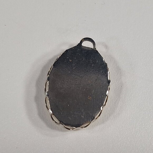 Tiny Oval Orange Cat Photo Pendant Necklace Orange Ginger Tabby Cat Silver Tone - Picture 3 of 3